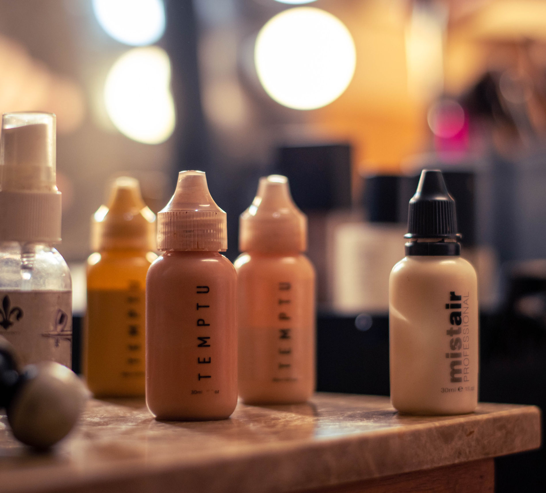 Make up Products of best makeup artist in Delhi NCR